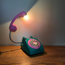 Load image into Gallery viewer, Dopamine Decor, Emerald Green & Pink Desk Lamp.