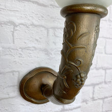 Load image into Gallery viewer, Vintage Brass Wall Light.
