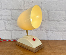 Load image into Gallery viewer, Atomic Mid Century Lamp.
