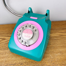 Load image into Gallery viewer, Dopamine Decor, Emerald Green &amp; Pink Desk Lamp.
